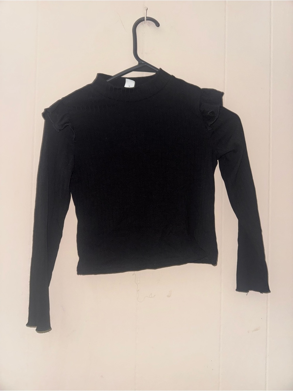 SHEIN Black Ruffle Shoulder Long Sleeve Tee